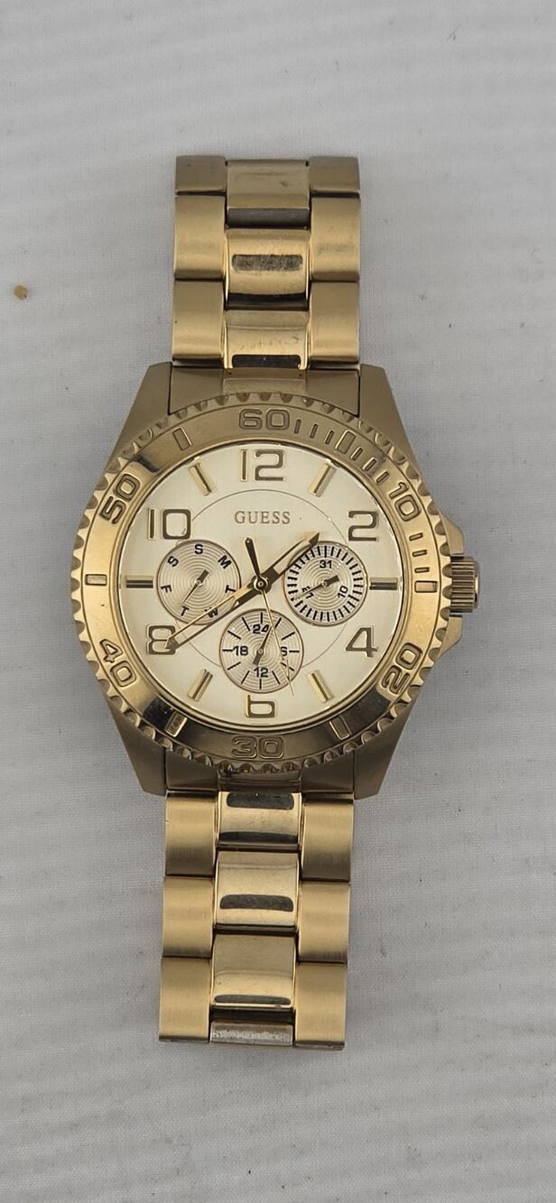 Mens Guess Steel W0231L2 Multifunction New Batteries Very Nice Day Date Runs